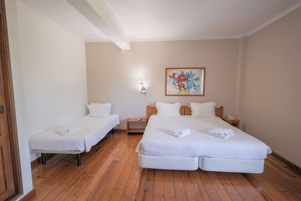 Standard Triple Room | WiFi (free), bed sheets