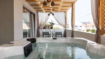 Couples treatment room(s), body treatments, aromatherapy