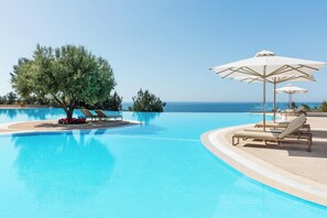 Indoor pool, 4 outdoor pools - Ikos Oceania - All Inclusive (Nea Propontida)