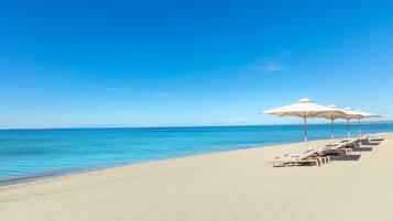 หาดส่วนตัว, เก้าอี้อาบแดด, ร่มชายหาด, ผ้าเช็ดตัวชายหาด