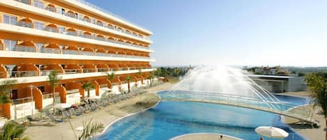 Seasonal outdoor pool