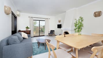 Appartamento, 3 camere da letto | Area soggiorno | TV, caminetto