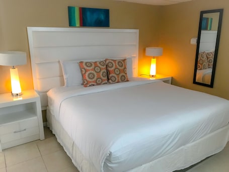 Comfort Apartment, 1 King Bed with Sofa bed, Non Smoking | Living area. Haven Hotel - Fort Lauderdale Airport