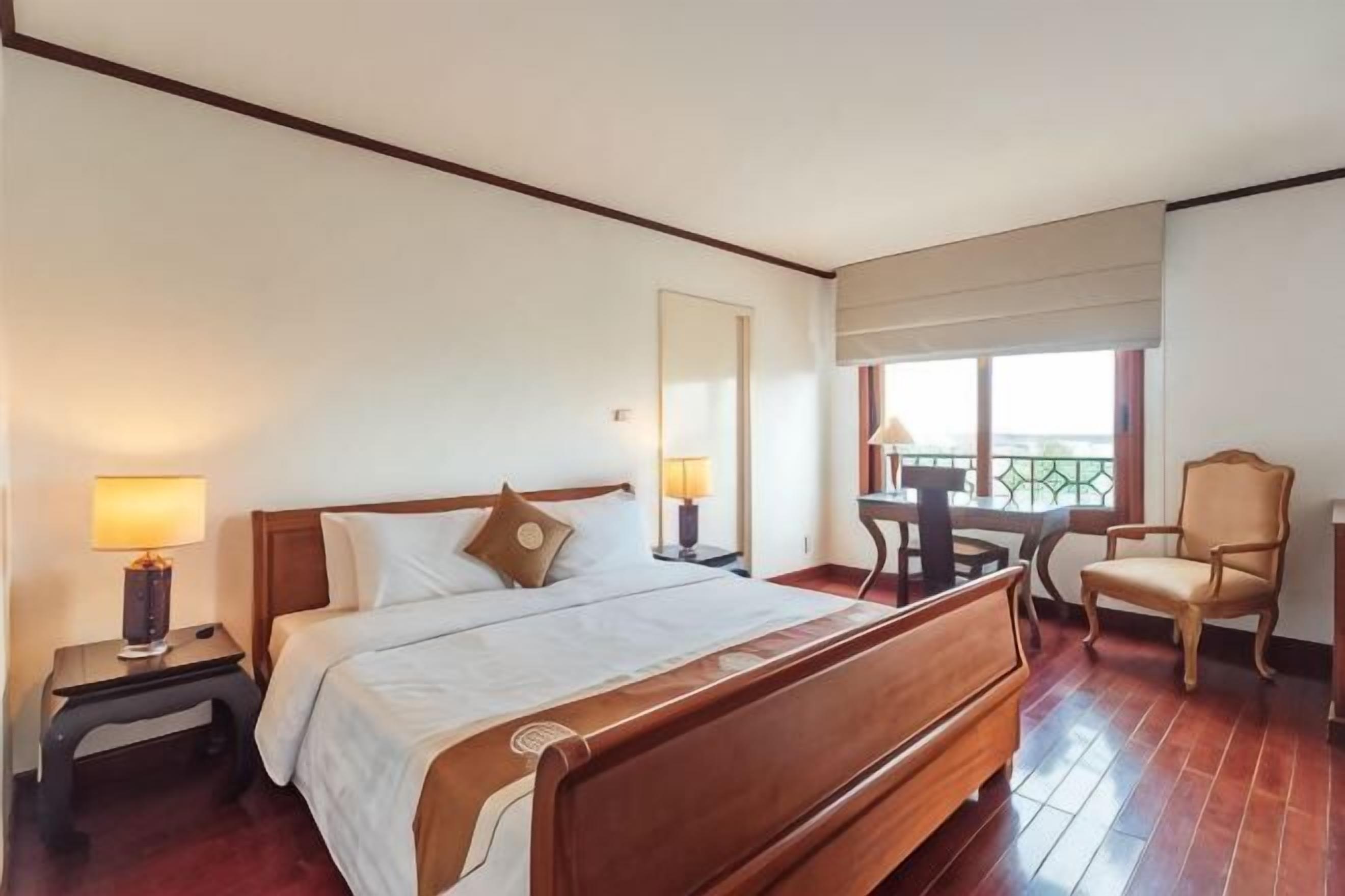 Minibar, in-room safe, desk, blackout curtains