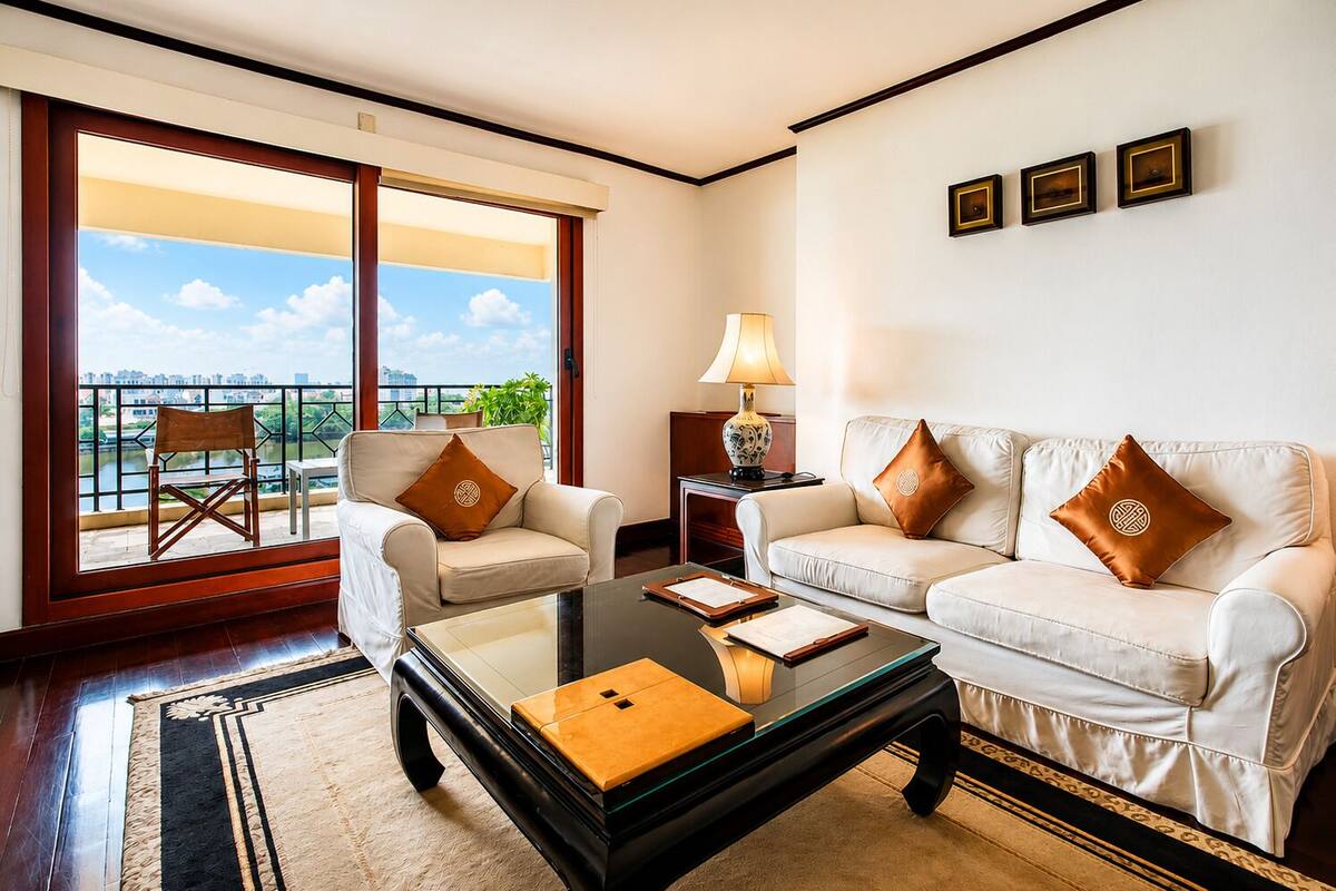 Suite, 3 habitaciones | Minibar, caja fuerte, escritorio y cortinas opacas