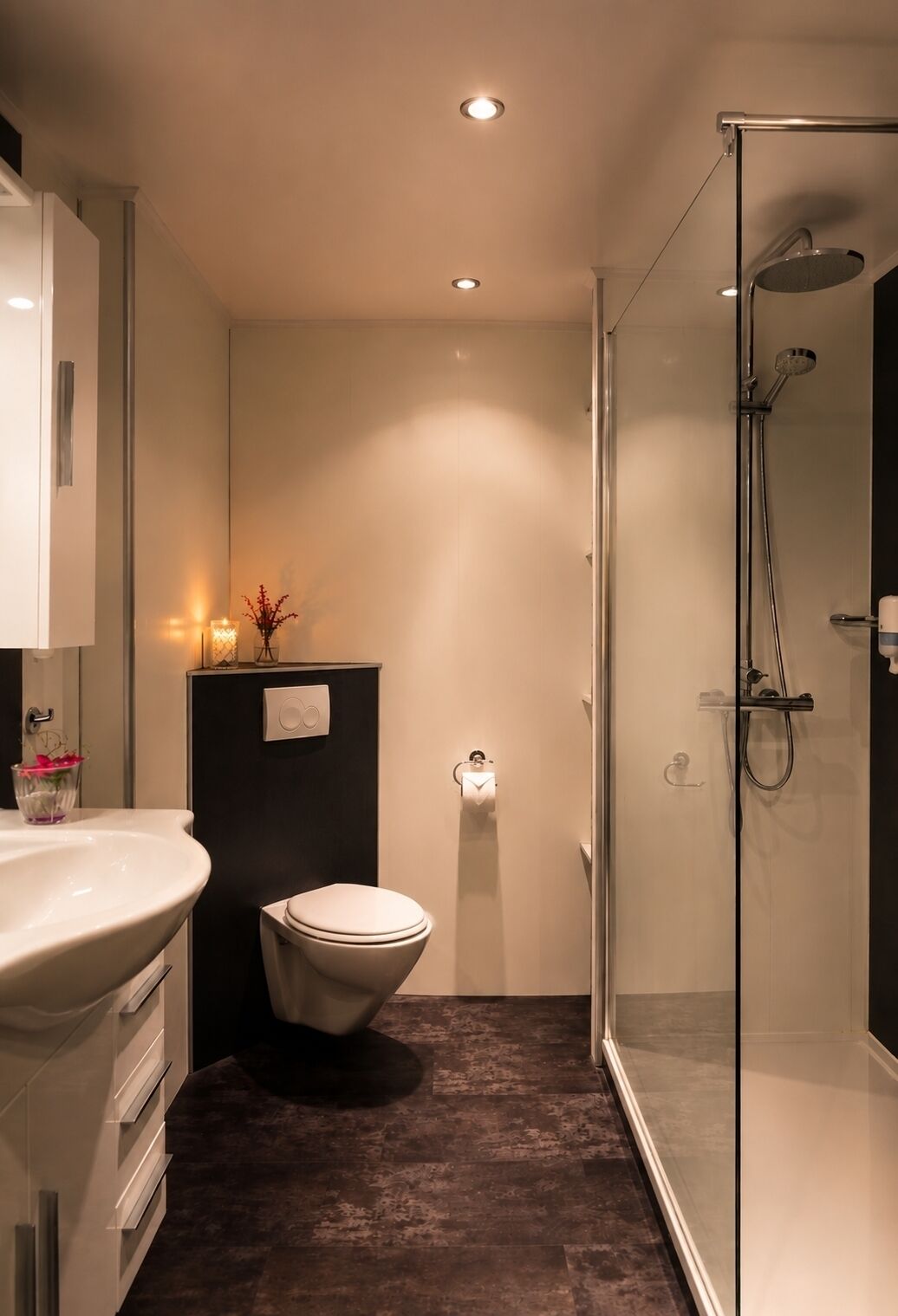 Rainfall showerhead, free toiletries, hair dryer, bathrobes