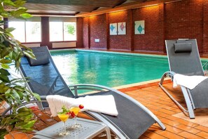 Indoor pool, pool loungers