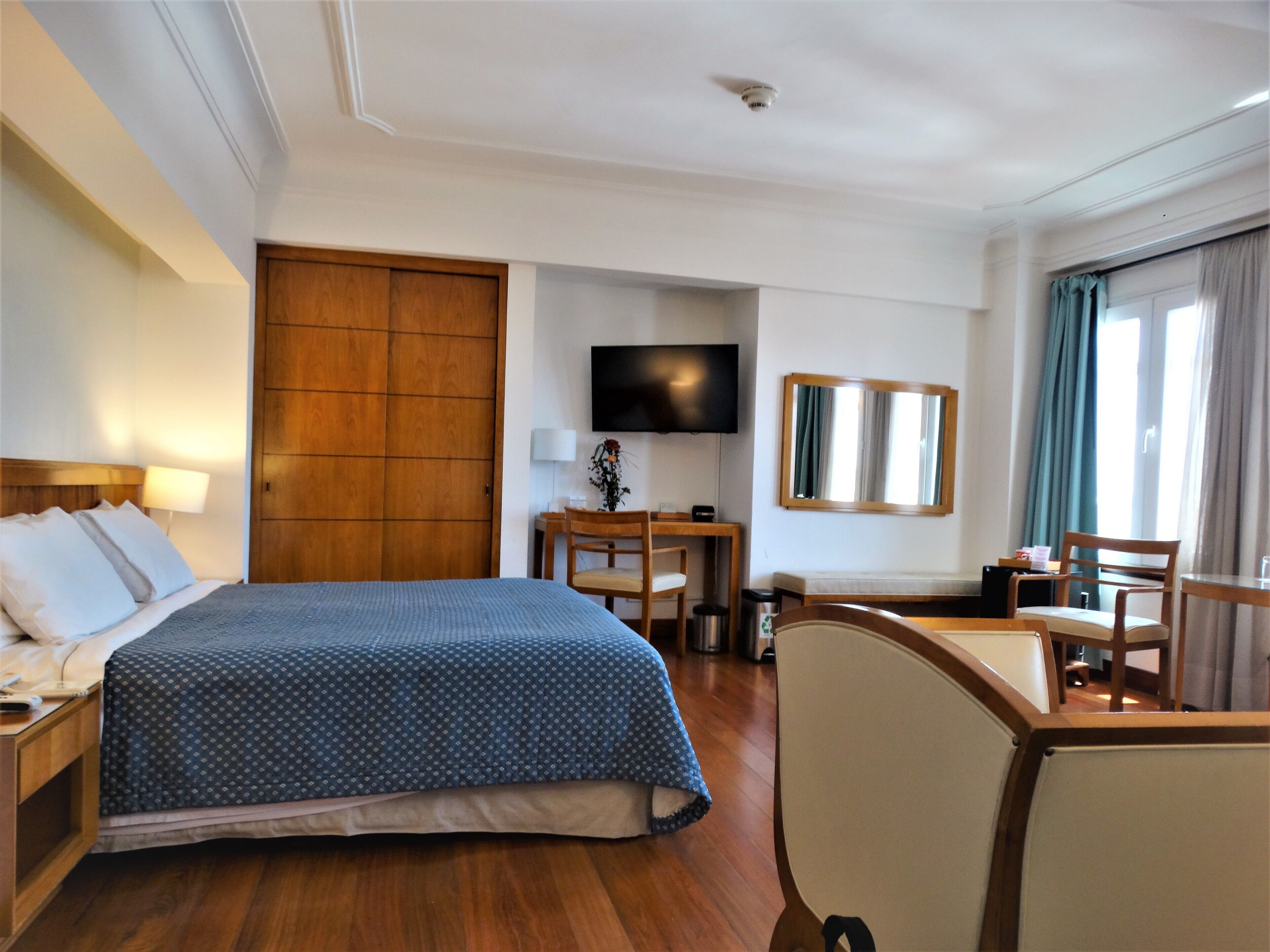Junior Suite | Egyptian cotton sheets, down comforters, minibar, in-room safe