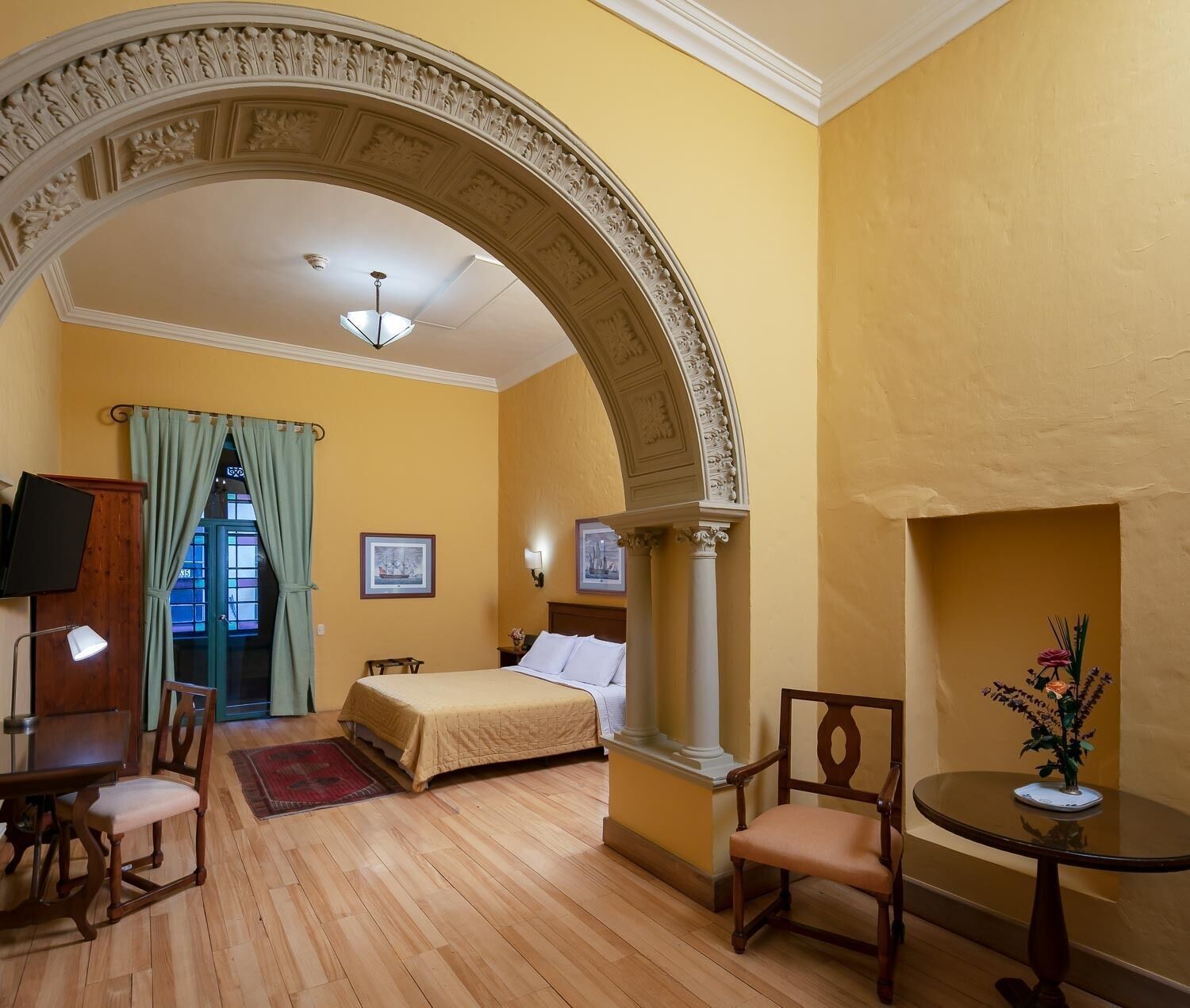 Egyptian cotton sheets, down comforters, minibar, in-room safe