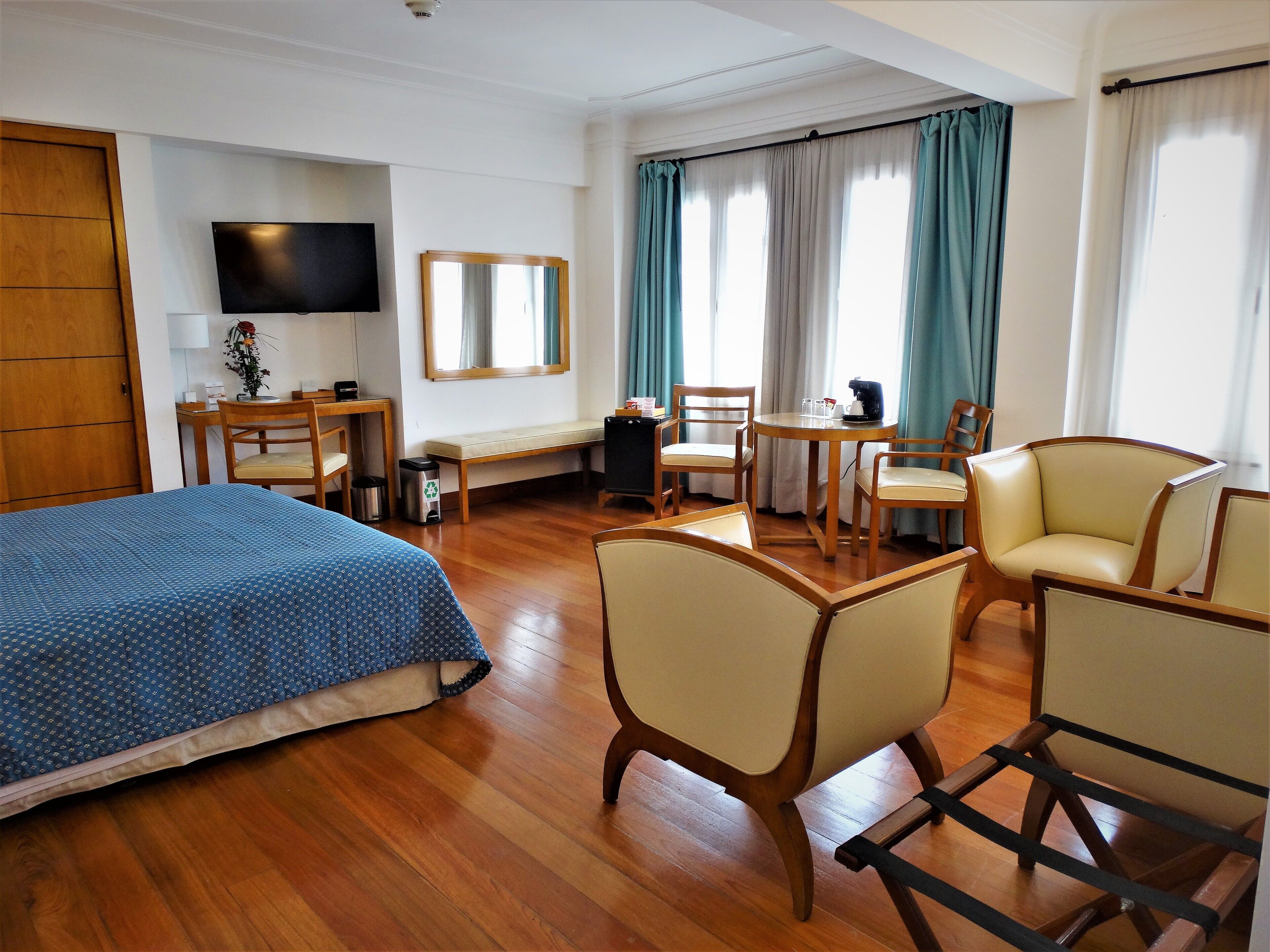 Junior Suite | Egyptian cotton sheets, down duvets, minibar, in-room safe