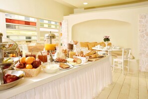 Daily buffet breakfast for a fee - Ionion Star Hotel (Lefkada)