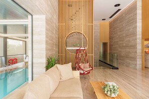 三溫暖烤箱、蒸氣室、泰式按摩、按摩服務