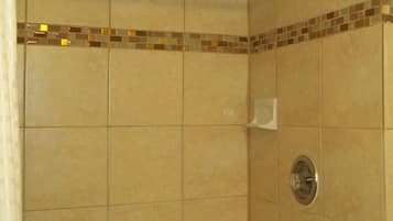 1 Queen Bed, Non Smoking | Bathroom shower