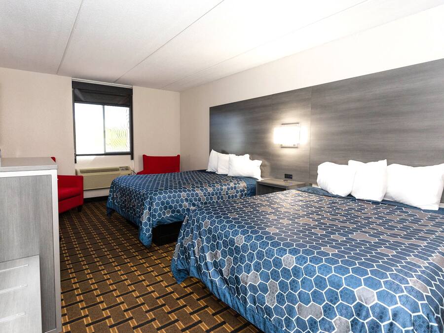 Blackout drapes, WiFi (free), bed sheets