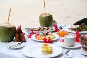 Free buffet breakfast - Hilton Seychelles Labriz Resort & Spa (Silhouette Island)