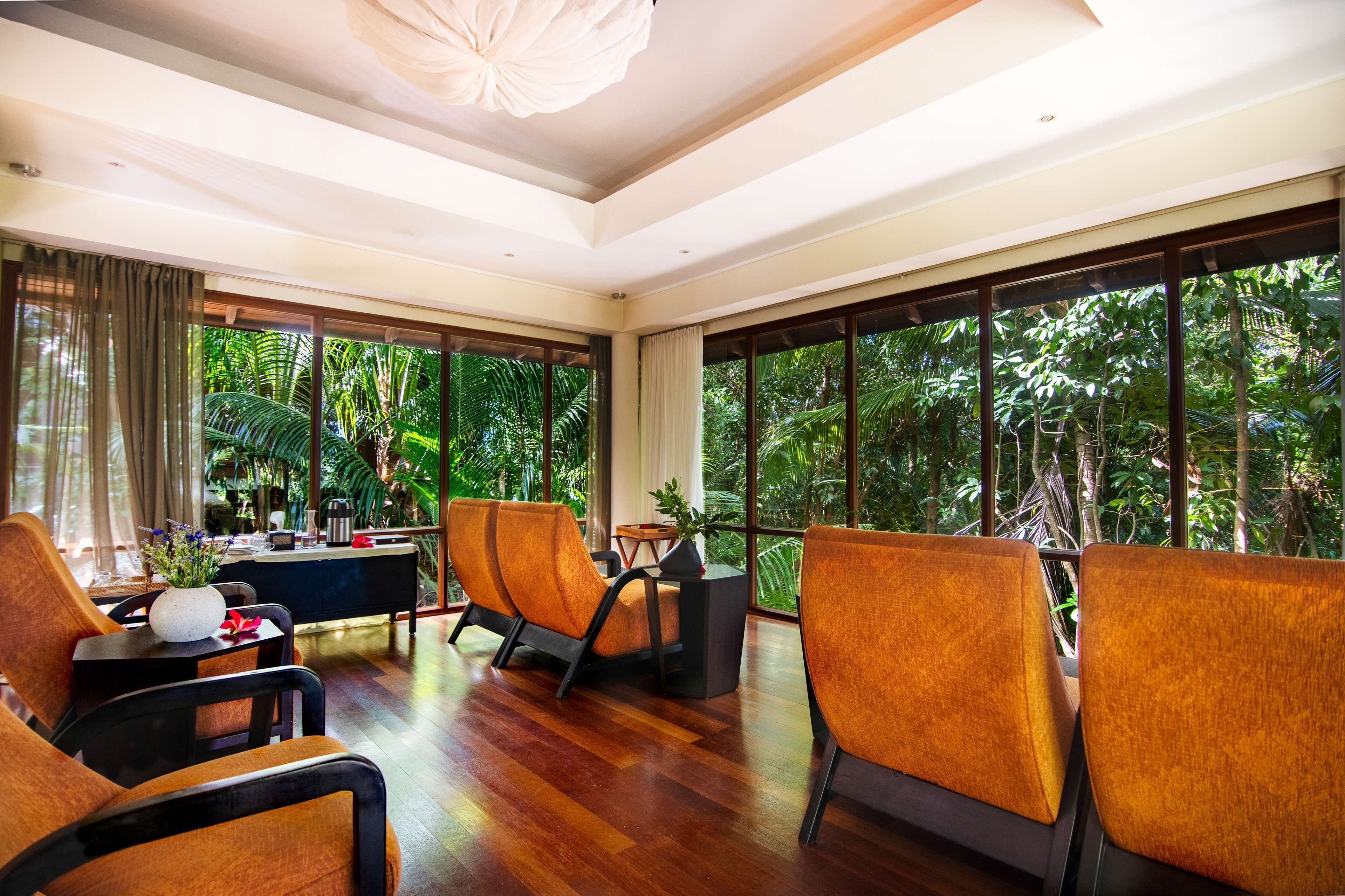 couples treatment room(s), sauna, hot tub, steam room, body treatments