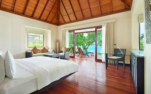 Premium bedding, minibar, in-room safe, individually decorated - Hilton Seychelles Labriz Resort & Spa (Silhouette Island)