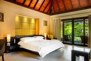 Premium bedding, minibar, in-room safe, individually decorated - Hilton Seychelles Labriz Resort & Spa (Silhouette Island)