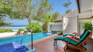 2 outdoor pools, open 8:00 AM to 6:00 PM, free cabanas, pool umbrellas