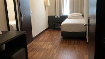 Executive Single Room | Minibar, in-room safe, desk, laptop workspace