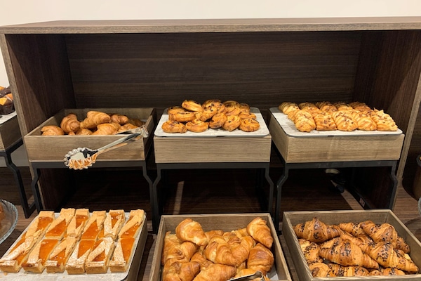 Daily buffet breakfast (EUR 12 per person)