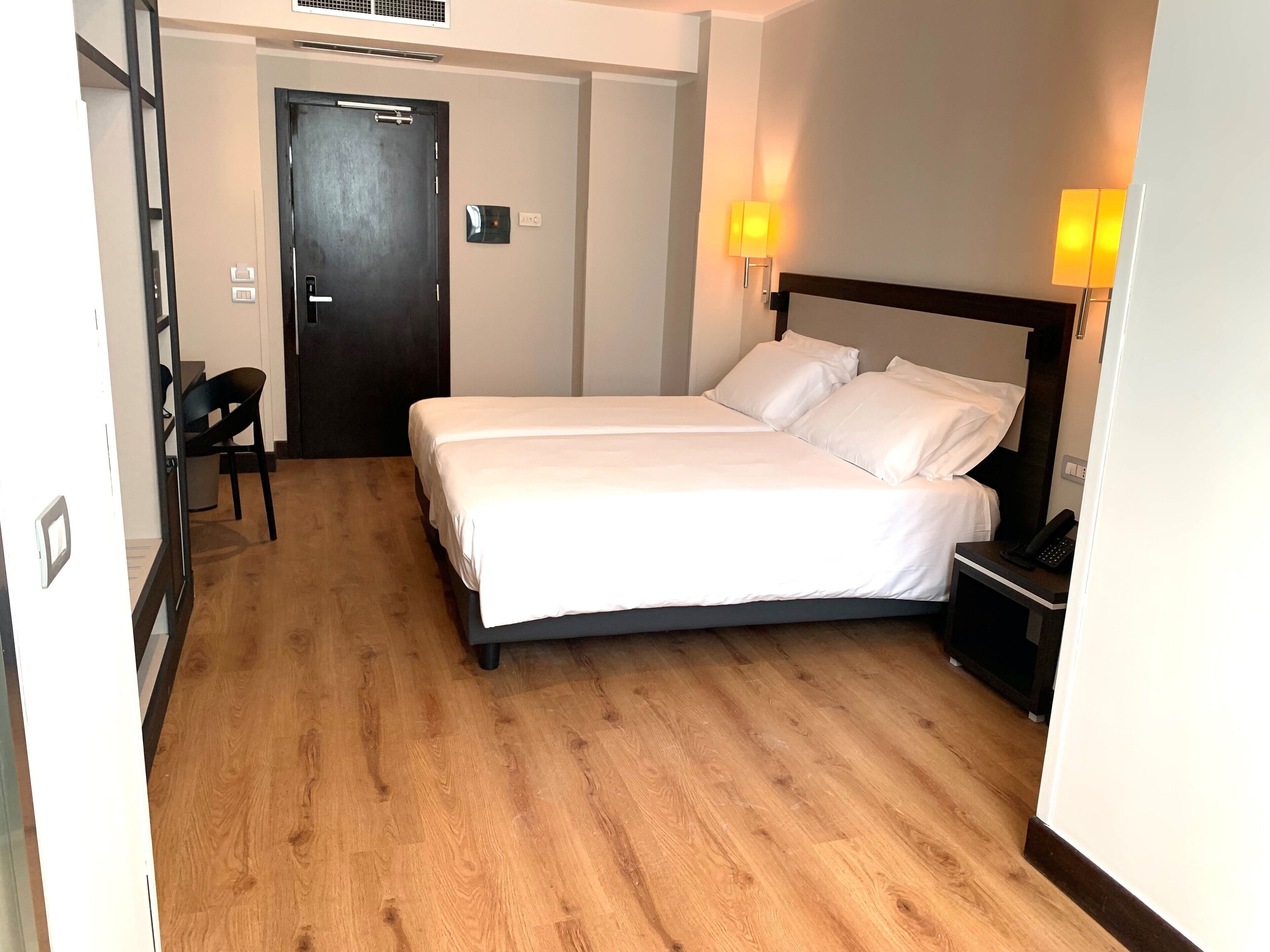 1 bedroom, minibar, in-room safe, desk