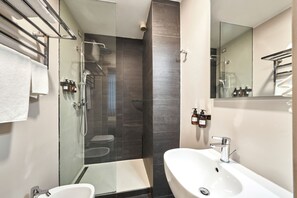 Superior Double or Twin Room | Bathroom | Hair dryer, bathrobes, slippers, bidet