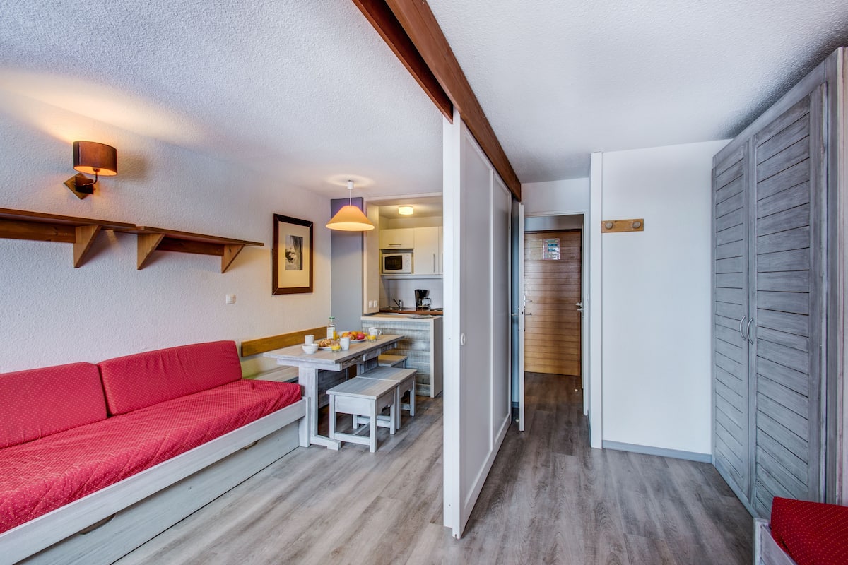 1 habitación, sistema de insonorización y acceso para silla de ruedas