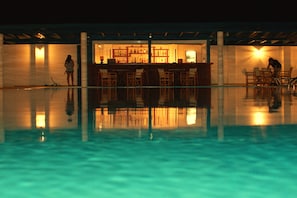 Poolside bar