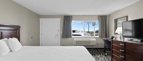 Rom | Skrivebord, blendingsgardiner, wi-fi (inkludert) og sengetøy