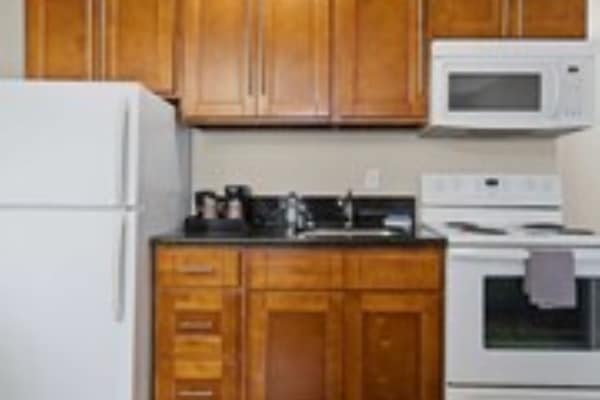 Refrigerador, microondas y cafetera y tetera