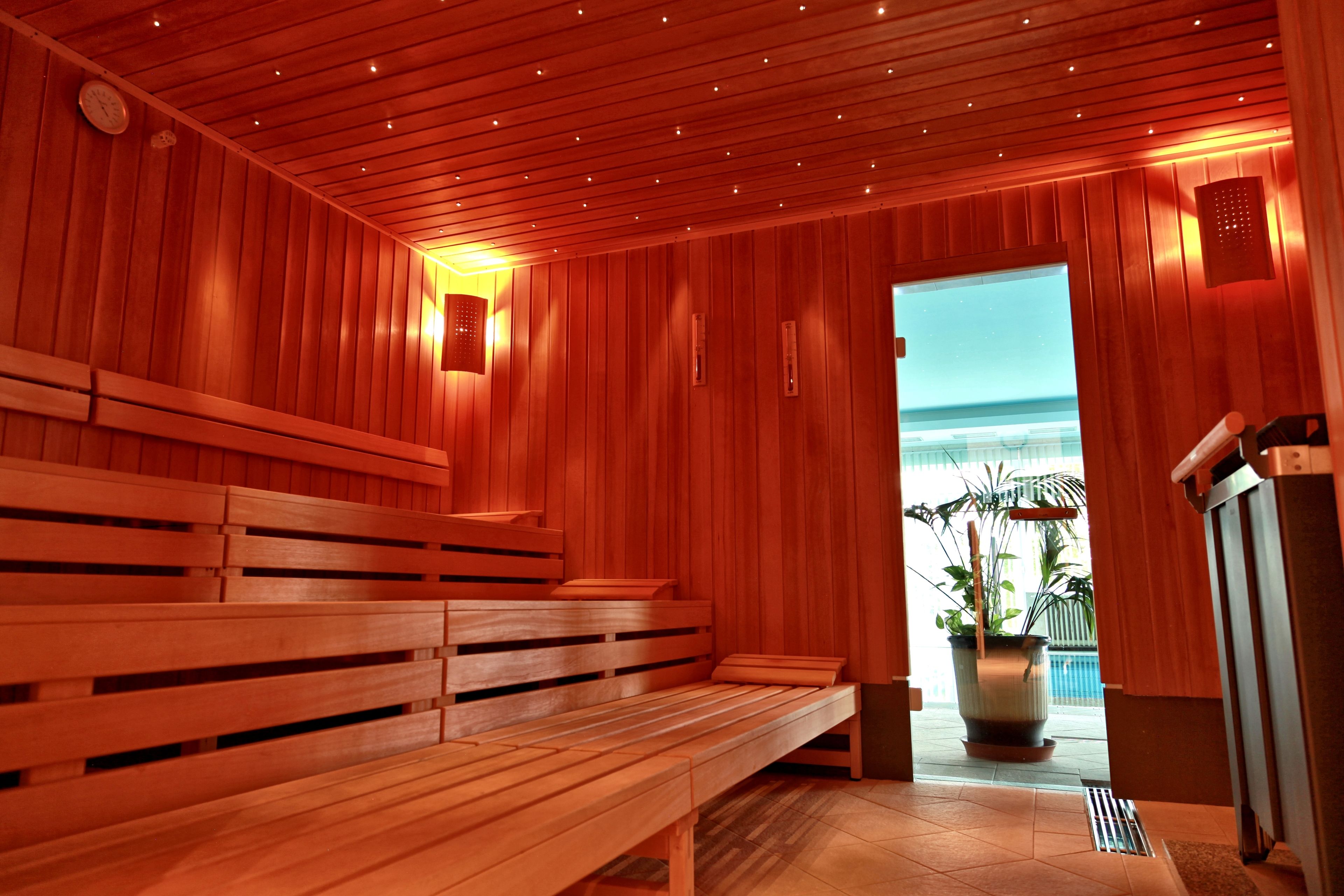 Sauna, body treatments, hydrotherapy, aromatherapy, hot stone massages