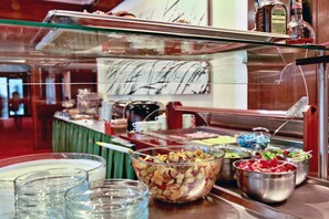 包每日自助早餐