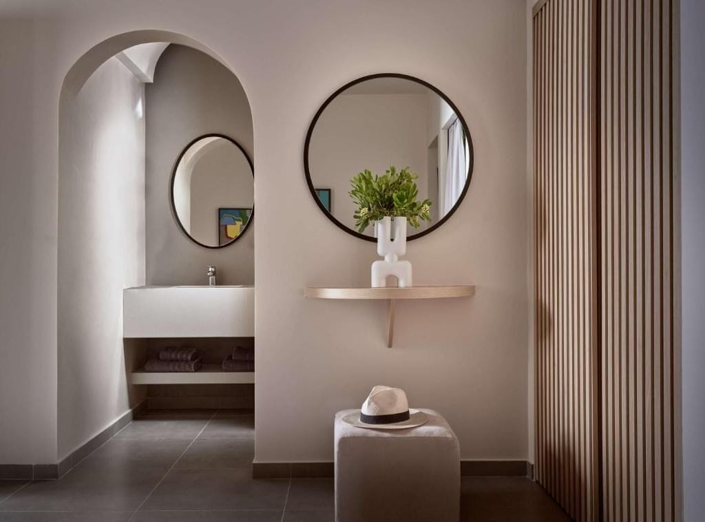 superior bungalow | bathroom | shower, free toiletries, hair dryer, towels