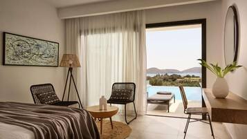 Phòng Suite Deluxe, hồ bơi riêng, quang cảnh biển (Infinity) | Két bảo mật tại phòng, bàn, khu vực làm việc phù hợp cho laptop