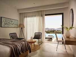 Suíte luxo, piscina particular, vista para o mar (Infinity) | Cofres nos quartos, escrivaninha, espaço de trabalho para notebook