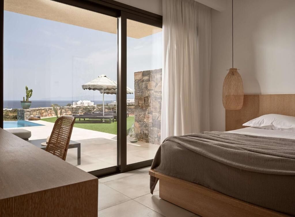 family suite, 2 bedrooms, private pool | in-room safe, desk, laptop workspace, soundproofing