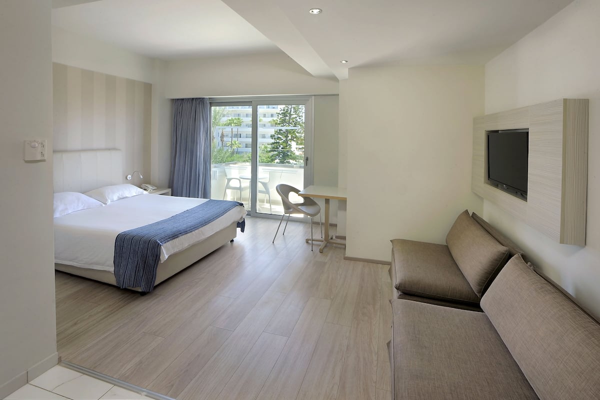 Family Room, 1 Bedroom | 1 bedroom, in-room safe, desk, blackout drapes