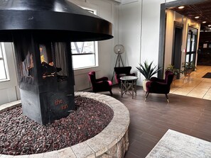 Coin salon dans le hall