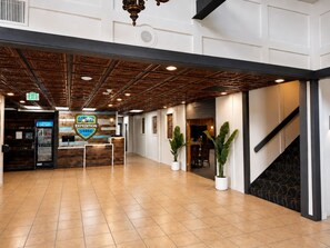 Reception - Expedition Lodge Estes Park (Estes Park)