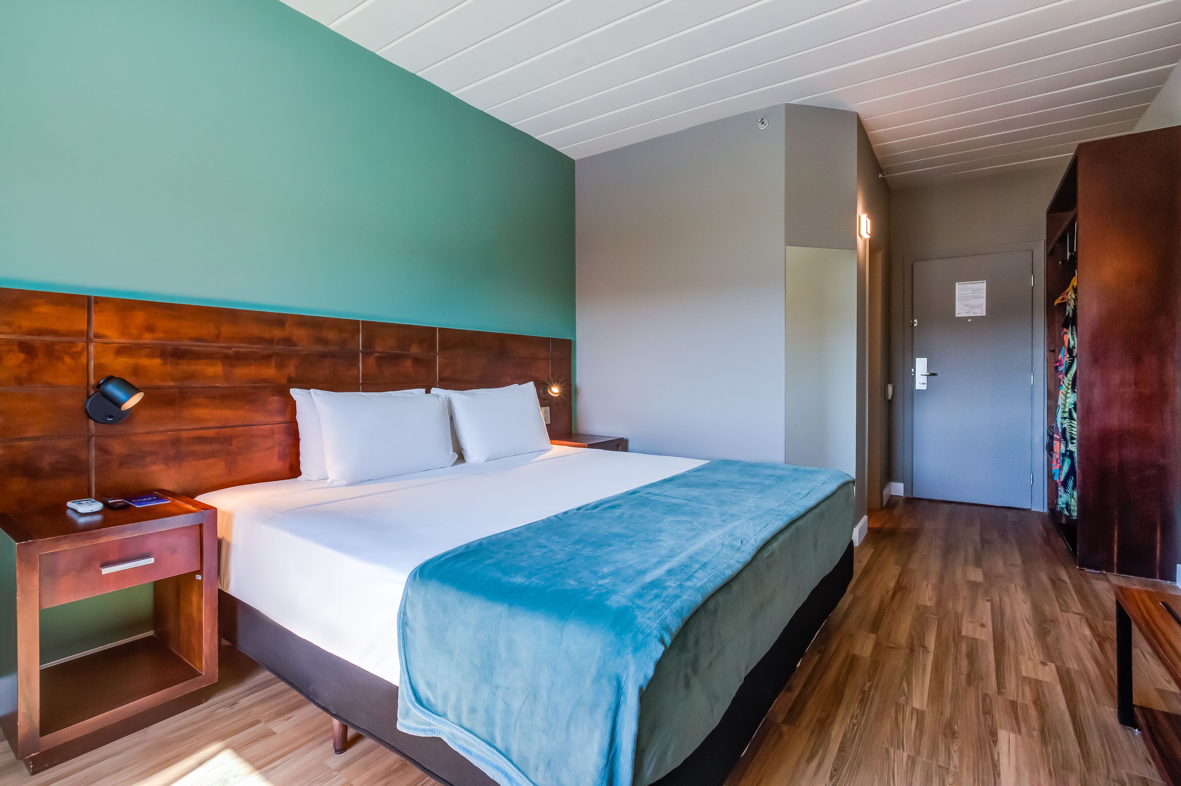 Double Room, 1 King Bed | Minibar, in-room safe, desk, soundproofing