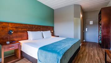 Double Room, 1 King Bed | Minibar, in-room safe, desk, soundproofing