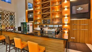 2 barer/lounger, poolbar, bar ved poolen
