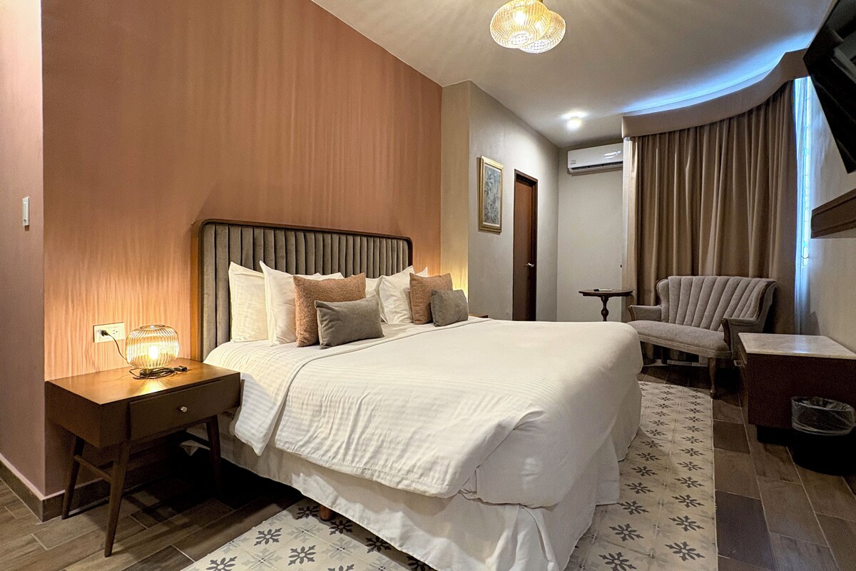 Superior Room, 1 Bedroom | Premium bedding, minibar, in-room safe, desk