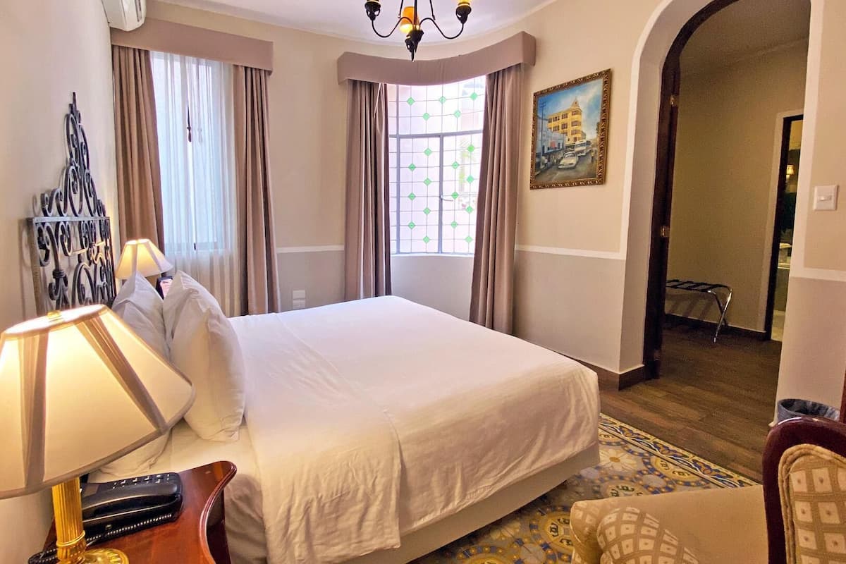1 bedroom, premium bedding, minibar, in-room safe