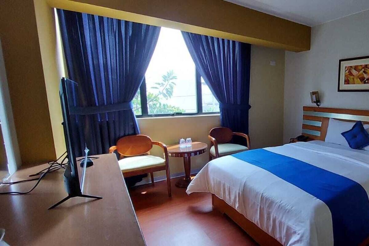 Camera doppia, 1 letto matrimoniale | Una cassaforte in camera, una scrivania, insonorizzazione