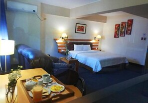 In-room safe, desk, soundproofing, free WiFi - Hotel Blue Star (Lima)