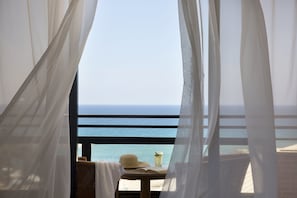 Minibar, in-room safe, laptop workspace, blackout curtains - Venus Beach Hotel (Paphos)
