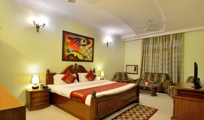 Super Deluxe Room Free WiFI | Desk, soundproofing, iron/ironing board, rollaway beds - Pablas International (New Delhi)