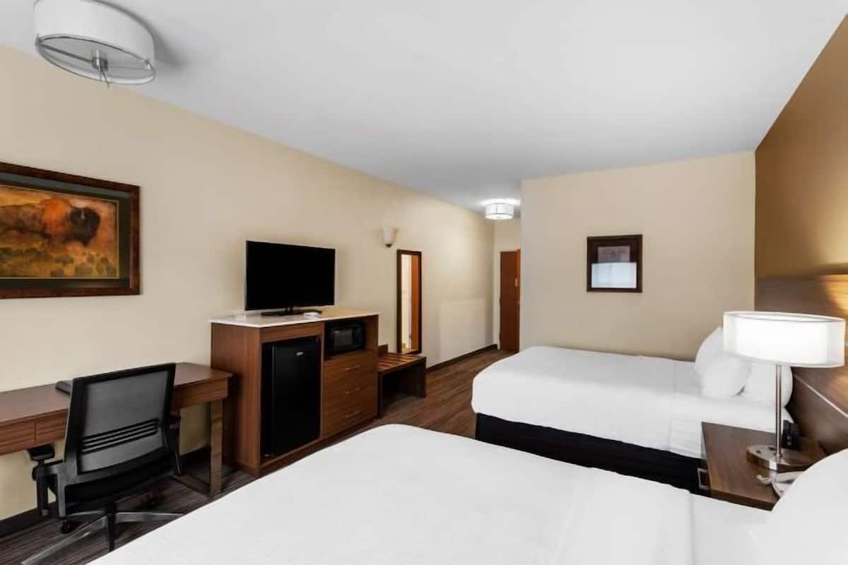High-speed internet, bed sheets